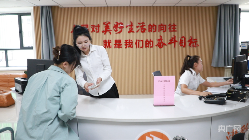 【人民城市·温情中国】乌鲁木齐：城市脉动中的民生温度