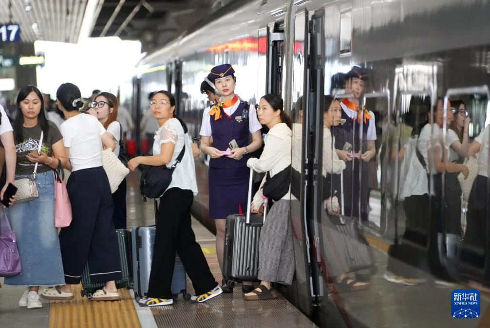 国铁广州局多条线路列车逐步恢复开行