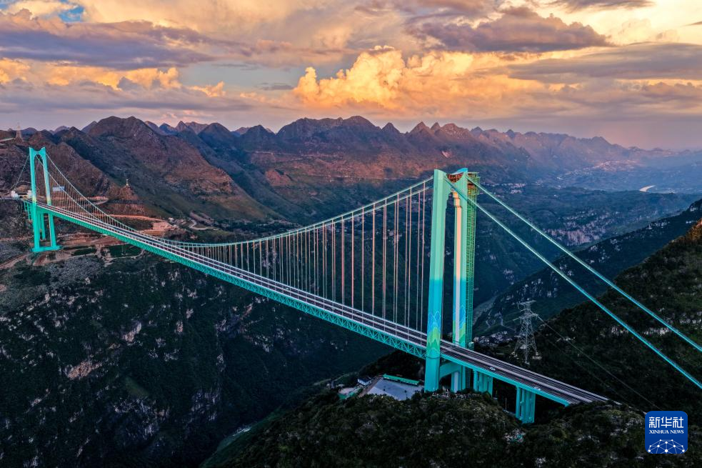 一起来看世界第一高桥的美景