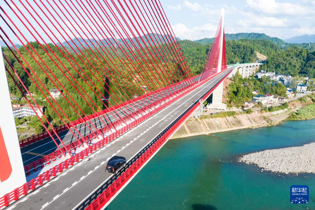湖南桑龙高速建成通车