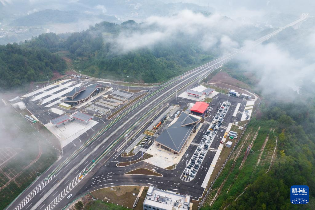 湖南桑龙高速建成通车