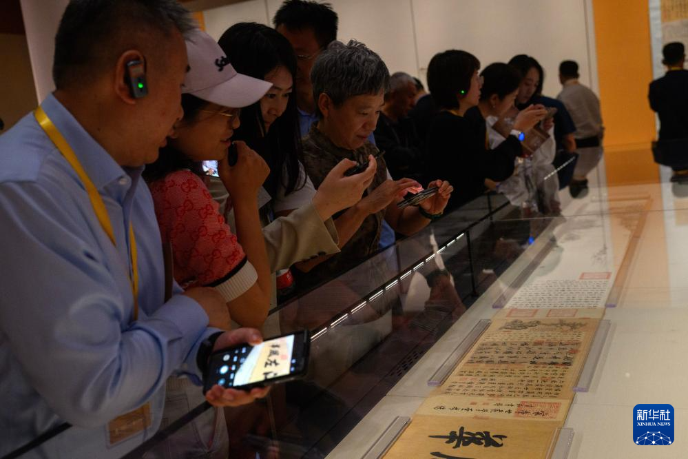 “百年守护——从紫禁城到故宫博物院”展览在故宫开幕