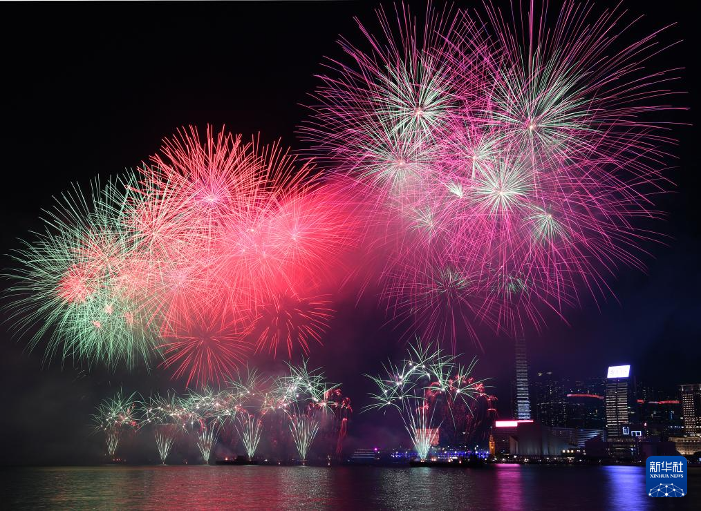 香港举行国庆烟花汇演
