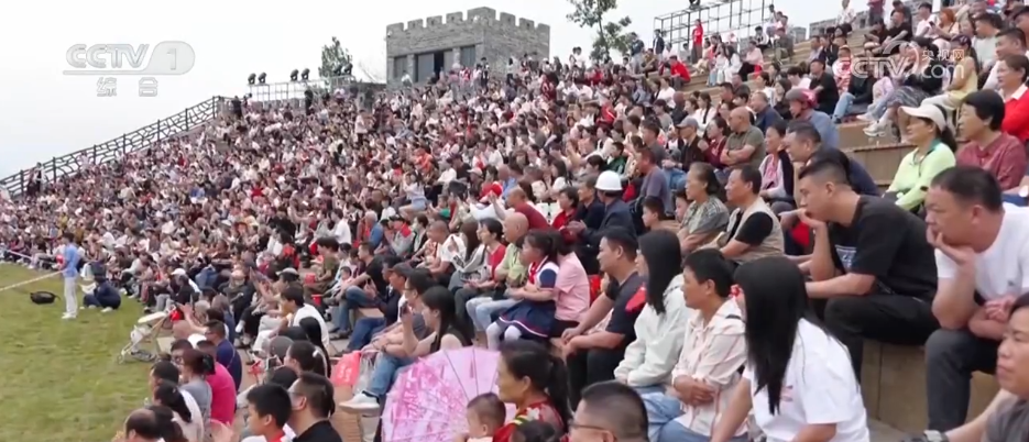 “传统文化+沉浸体验”点燃假日热情 多元化文旅场景激发消费热潮