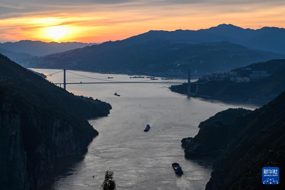 瞿塘峡夕照