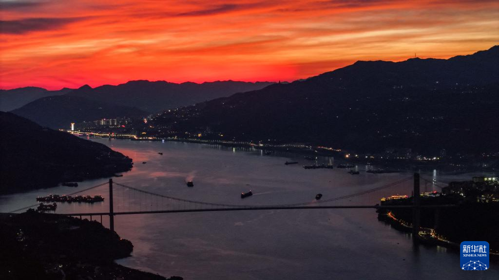 瞿塘峡夕照