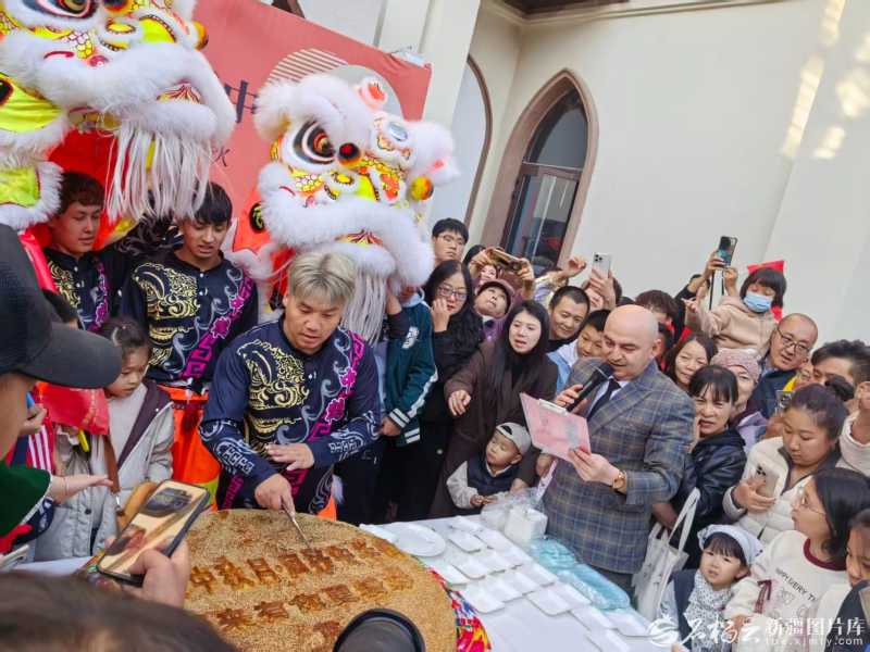 祝福新疆更美好丨新疆景区暖意浓 天女散月饼传递团圆情