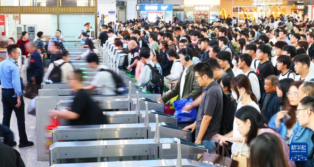 长假返程客流攀升