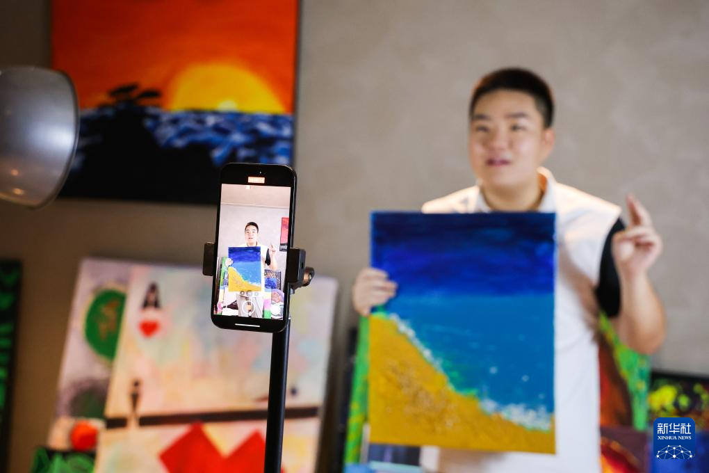 一名孤独症画家的色彩狂想曲