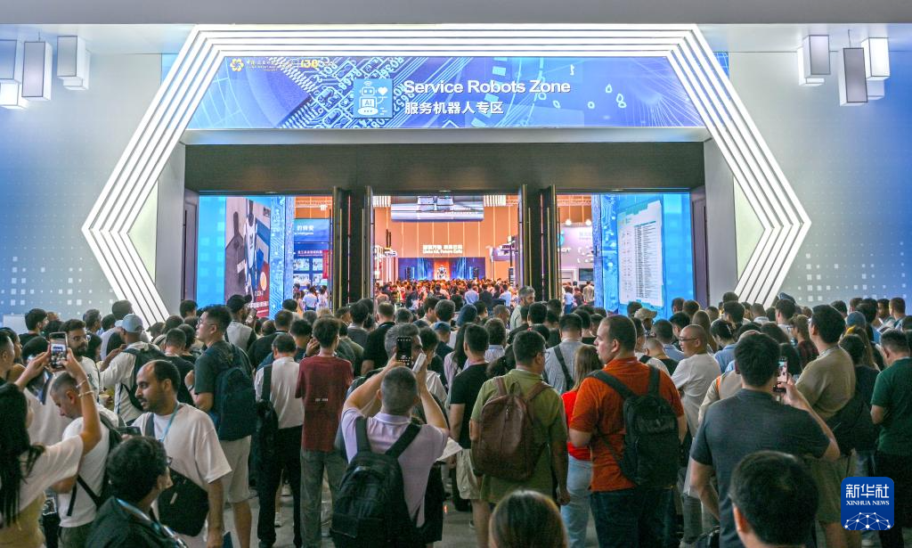 广交会聚焦服务机器人 培育外贸发展新亮点