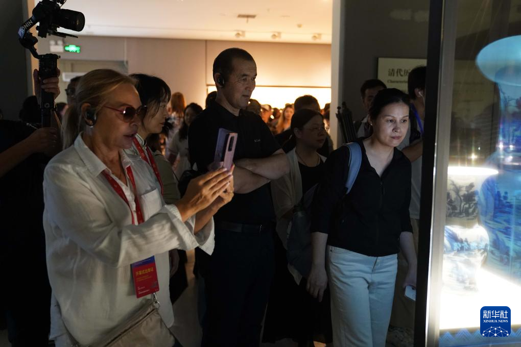 “世界市长对话·景德镇暨2025景德镇论坛”活动嘉宾参访景德镇