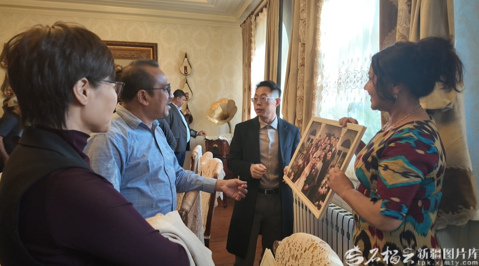 赞稳定 叹团结 盼合作——斯里兰卡代表团为新疆发展成果点赞