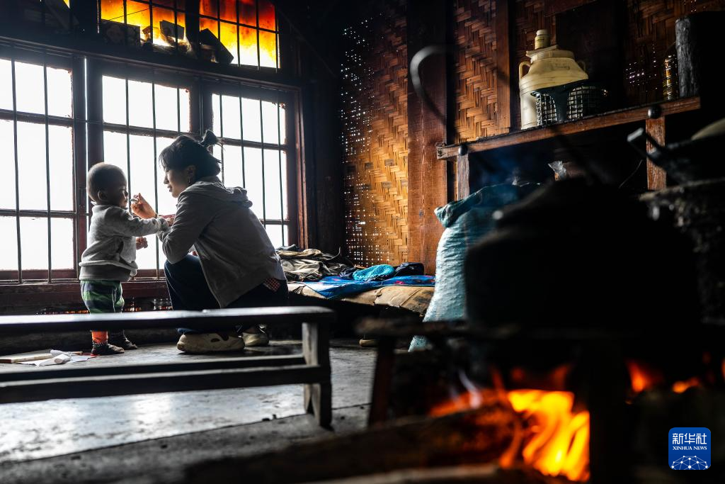 新时代中国调研行之文化中华丨“云端村落”老姆登的烟火气与致富路