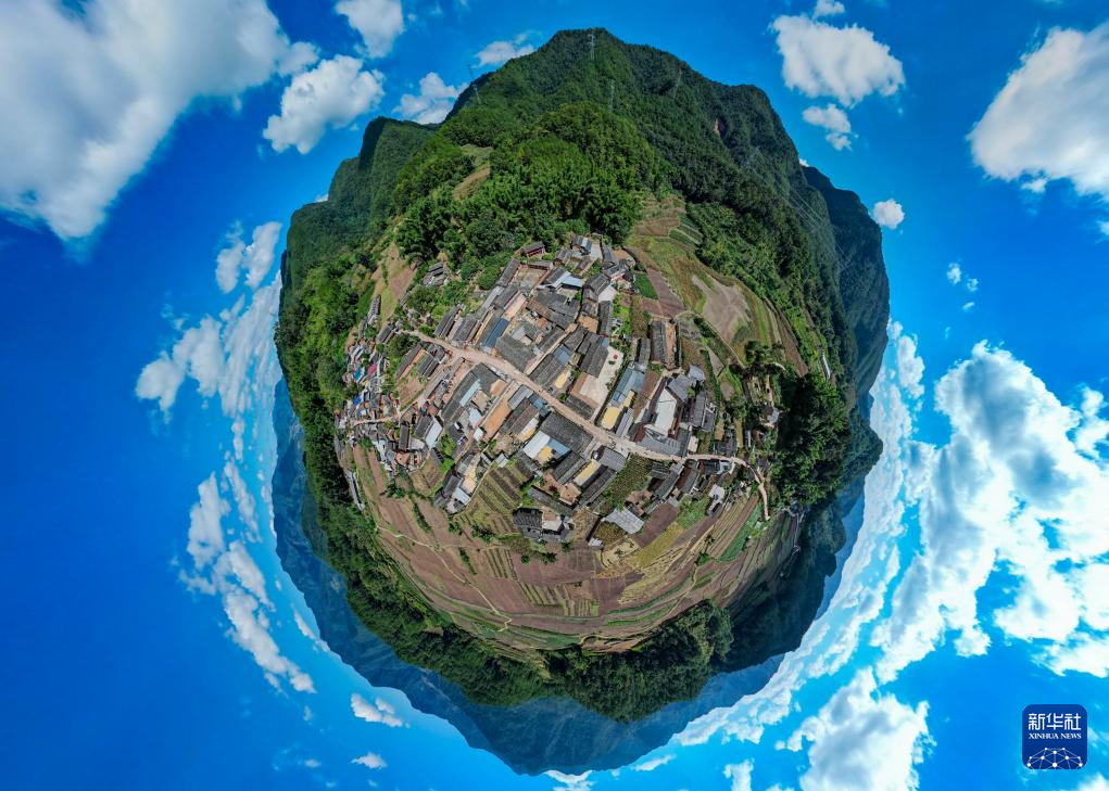 新时代中国调研行之文化中华丨茶马古道上的孔雀屏村