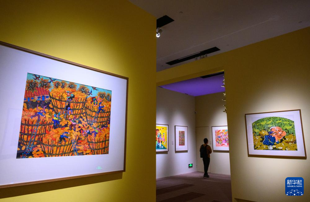 “大地绘彩——2025年农民画大展”在国博开幕