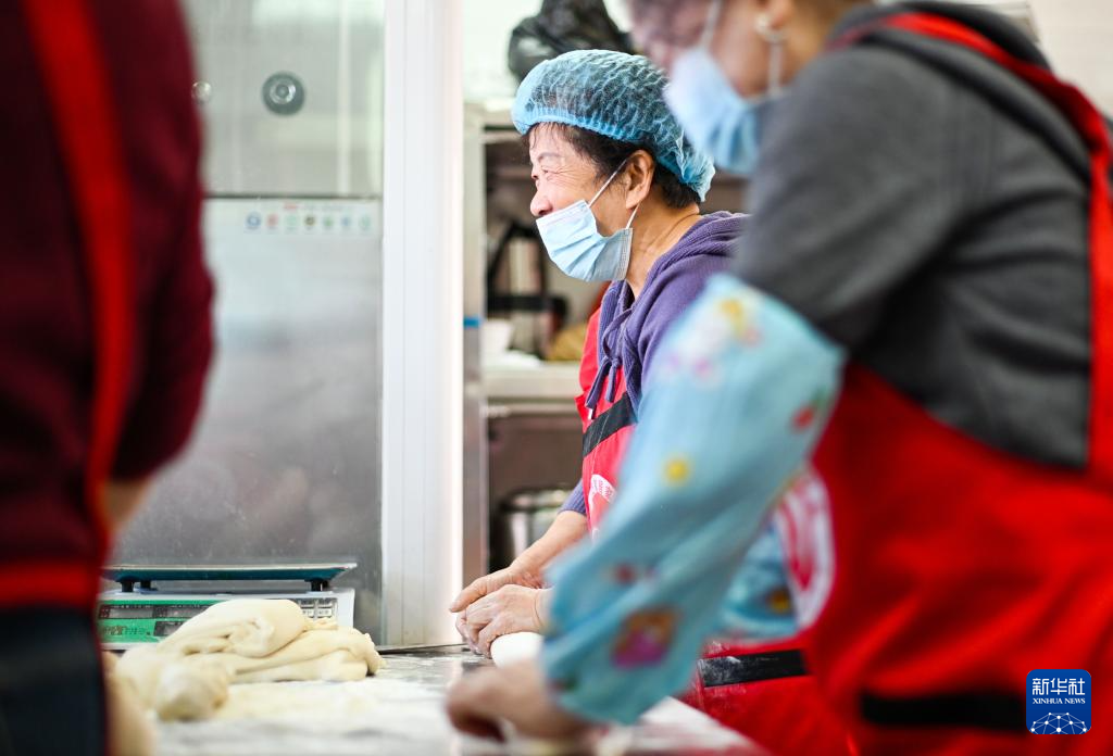 互助食堂里的幸福“食”光