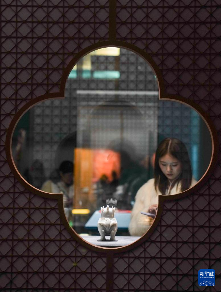 新时代中国调研行之文化中华|走进“祥开万象——故宫与西藏文物联展”