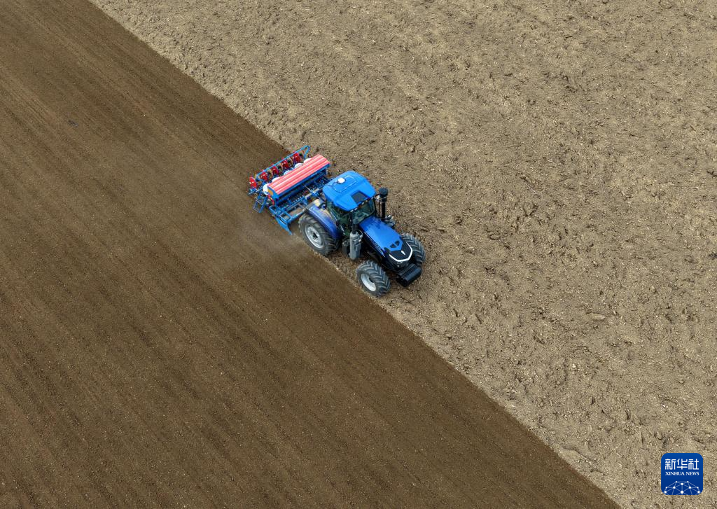 河南:科技赋能 助力秋播