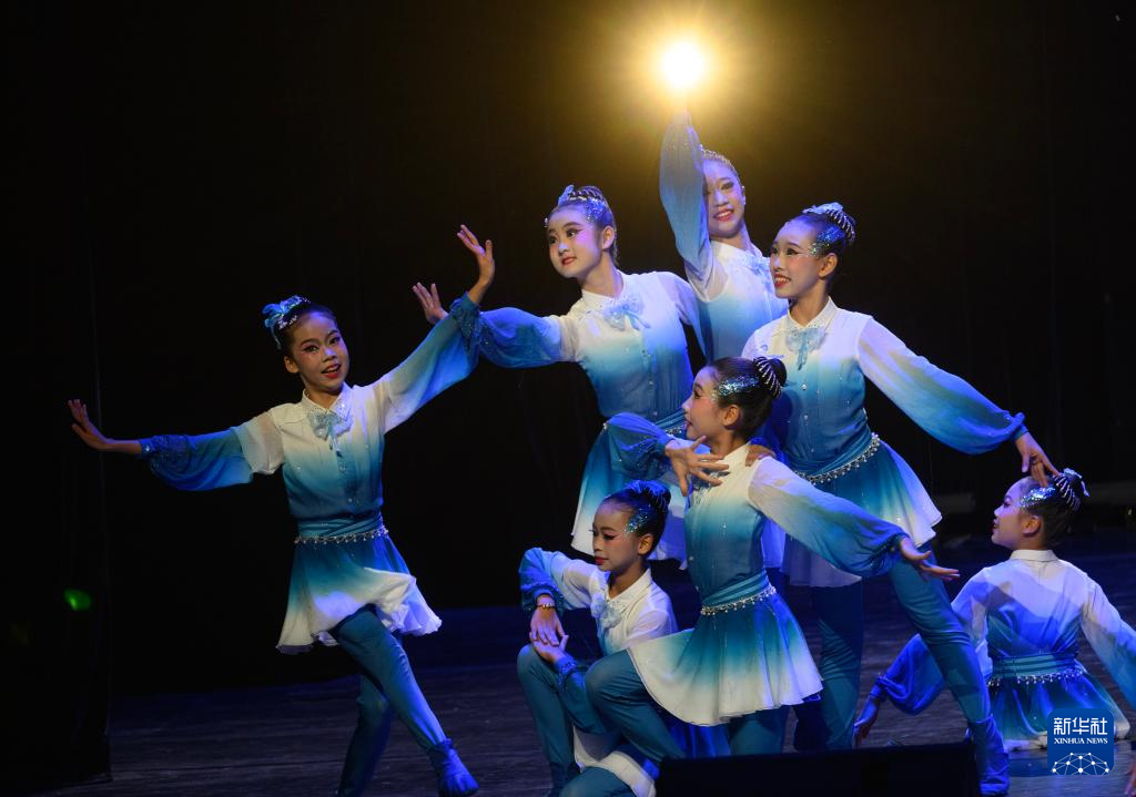 舞韵映芳华 美育绽新篇
