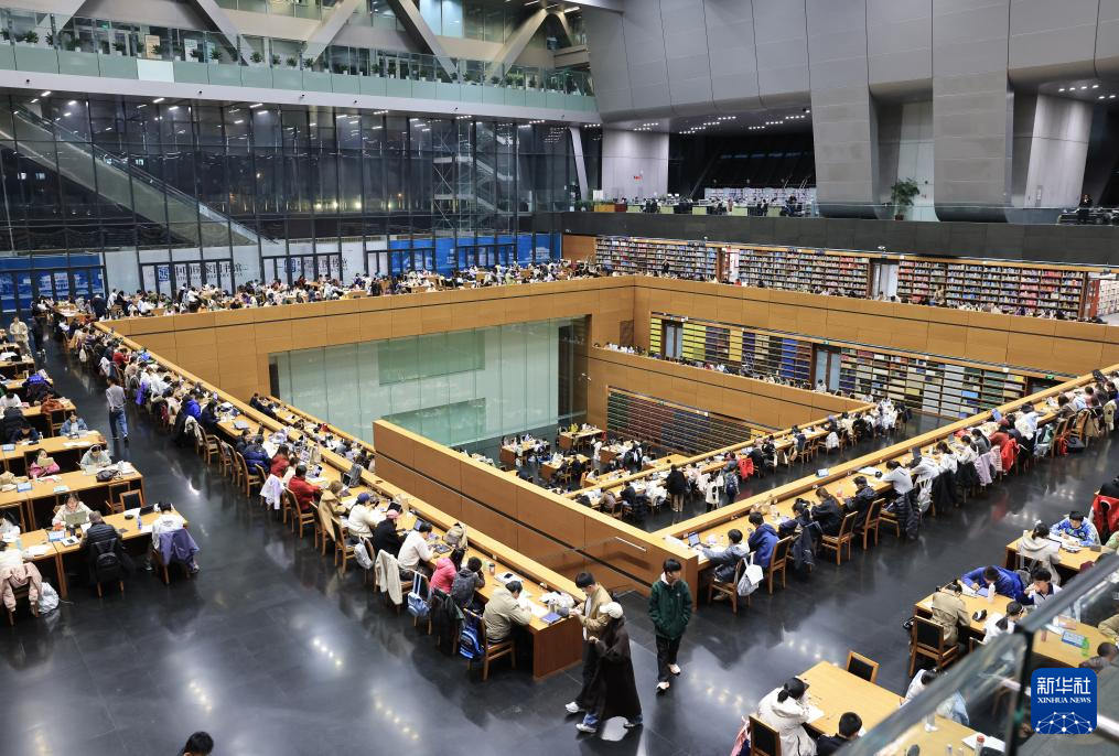 冬日国图读书暖