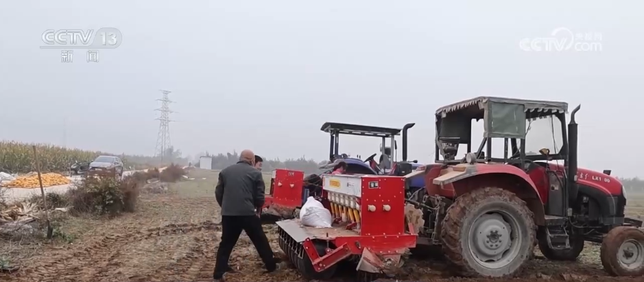 “农机+农技”助力秋收秋种 特色种养殖变身增收致富“金钥匙”