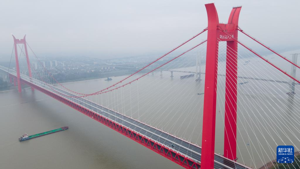 铜陵长江三桥正式通车