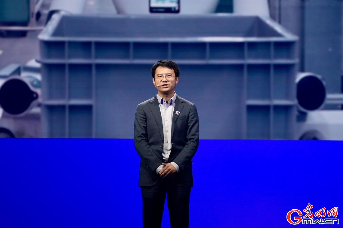 “合成数据和真实数据驱动的VLA具身智能大模型”获2025年世界互联网大会领先科技奖