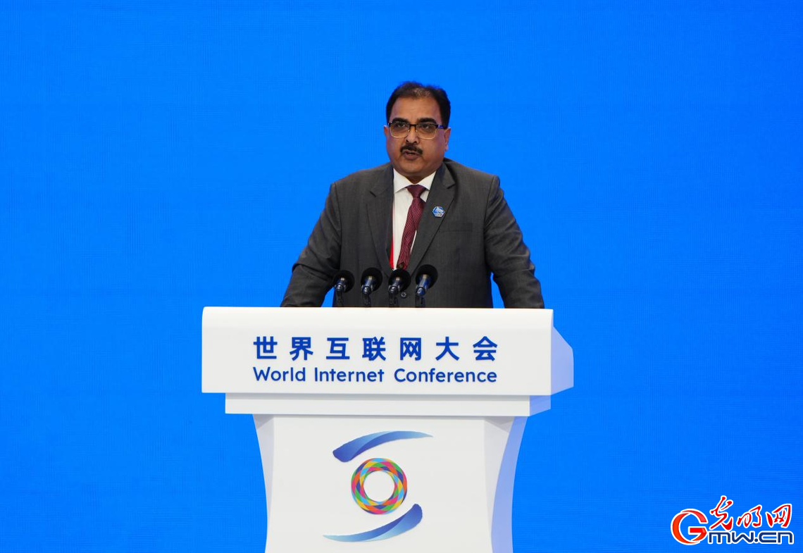 洛夫尼什:AI已从“种子”长成“花园” 其价值在于应用 洛夫尼什:AI已从“种子”长成“花园” 其价值在于应用