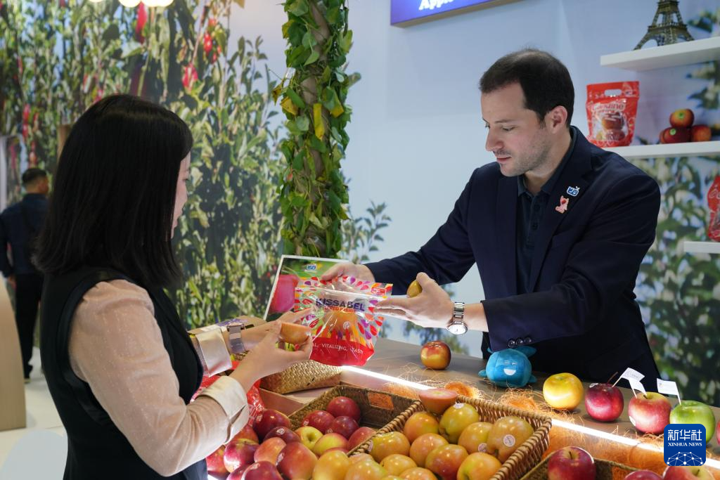 第八届进博会丨在农食产品展区寻觅“洋特产”