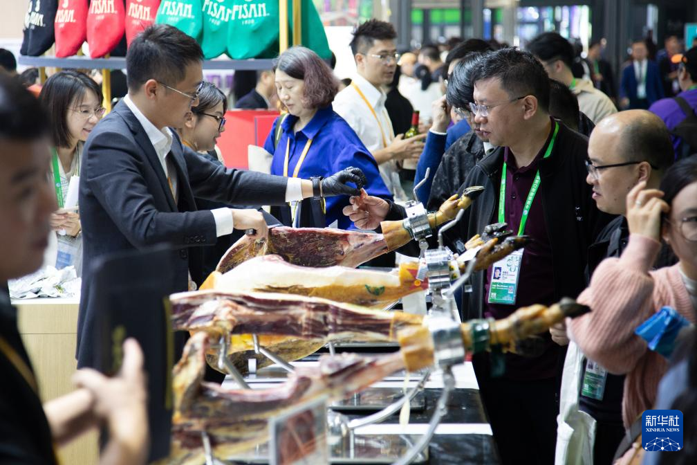 第八届进博会丨在农食产品展区寻觅“洋特产”