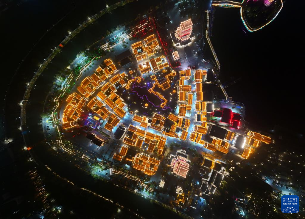 河北沧州：流光溢彩大运河畔