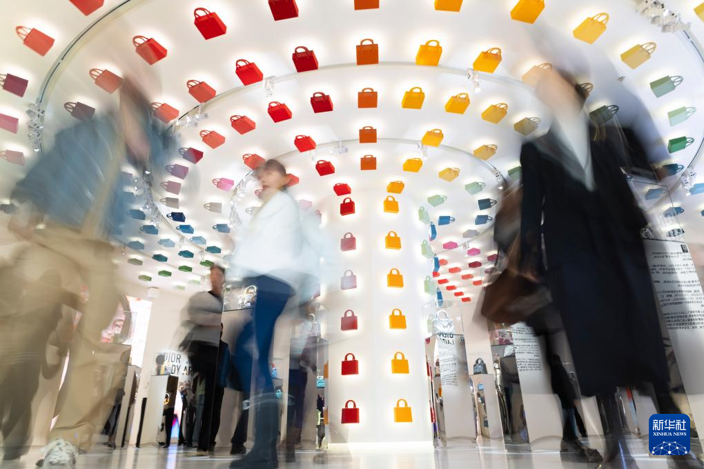 第七届上海国际艺术品交易周举行