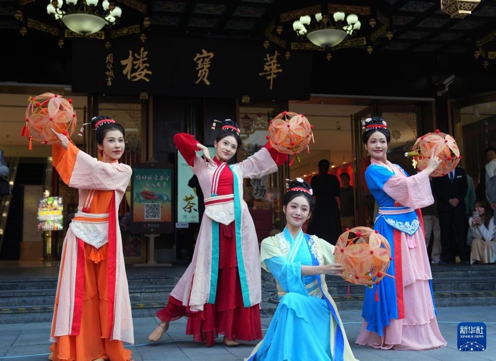 上海豫园:沉浸感受非遗魅力