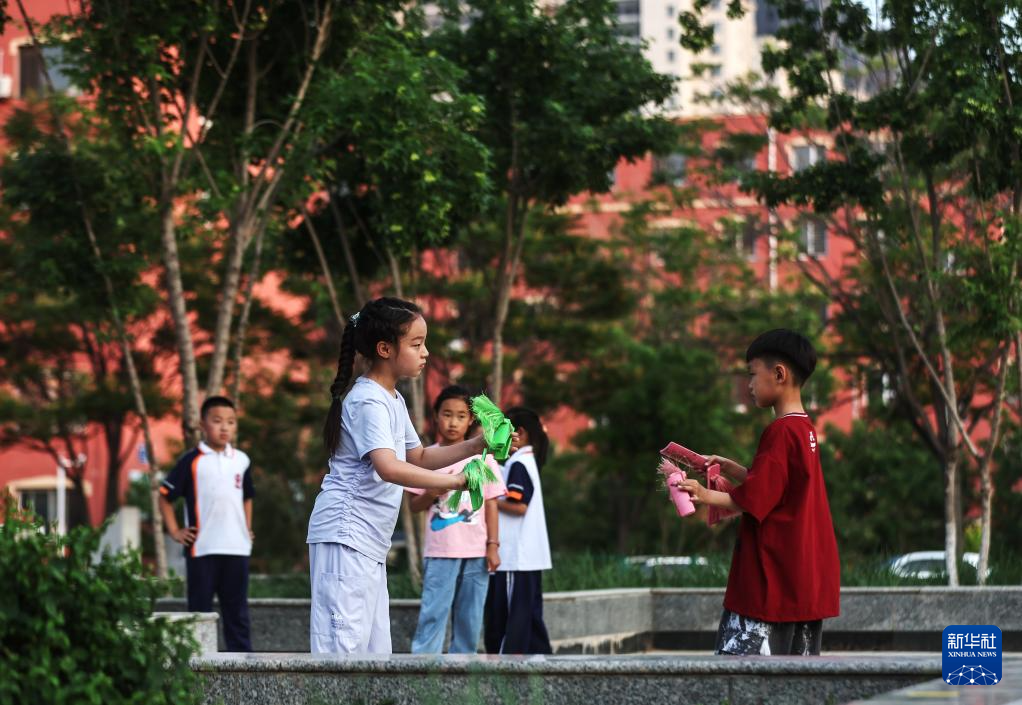 小小快板手 传承老技艺