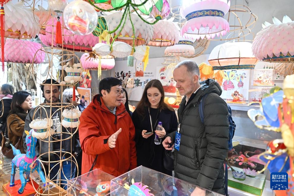 “世界市长对话·南京”活动嘉宾参访南京