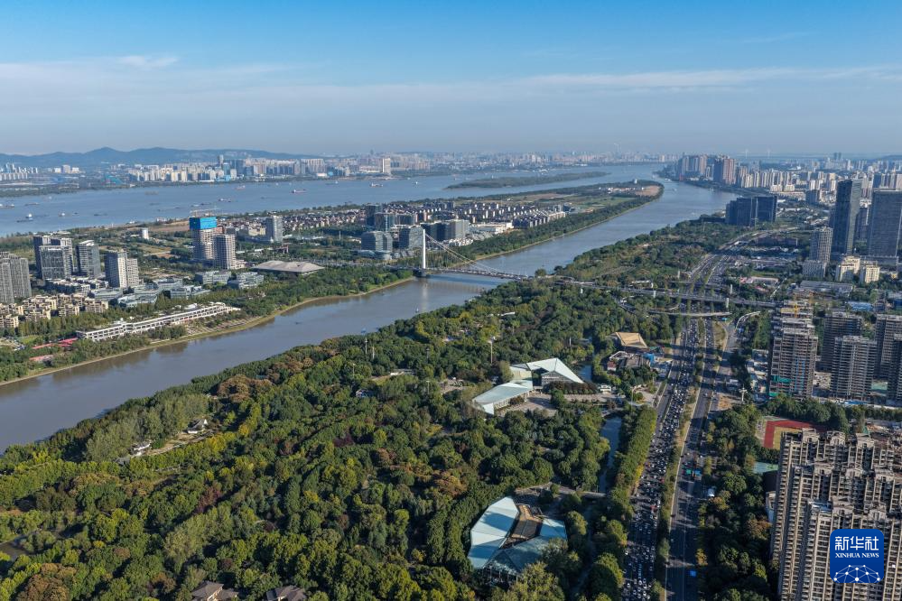 奔腾向前的大江大河