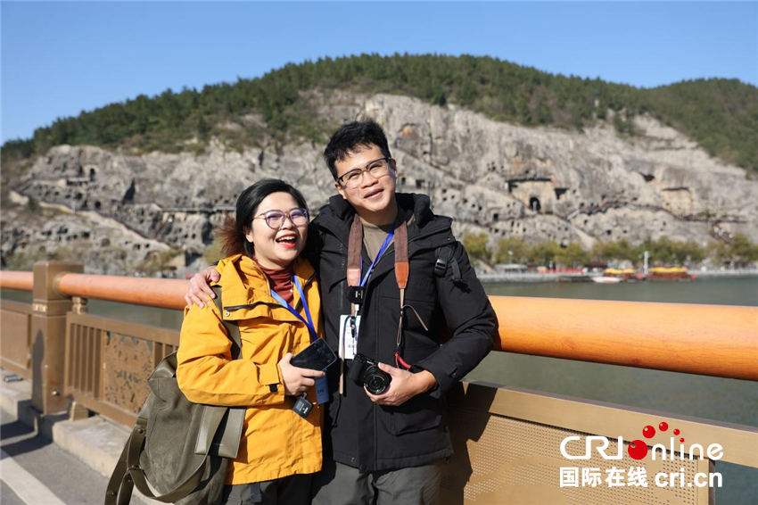 【2025打卡中国】这里藏着中国最硬核的浪漫！ 外国网红狂赞：“洛阳，不愧是你！”