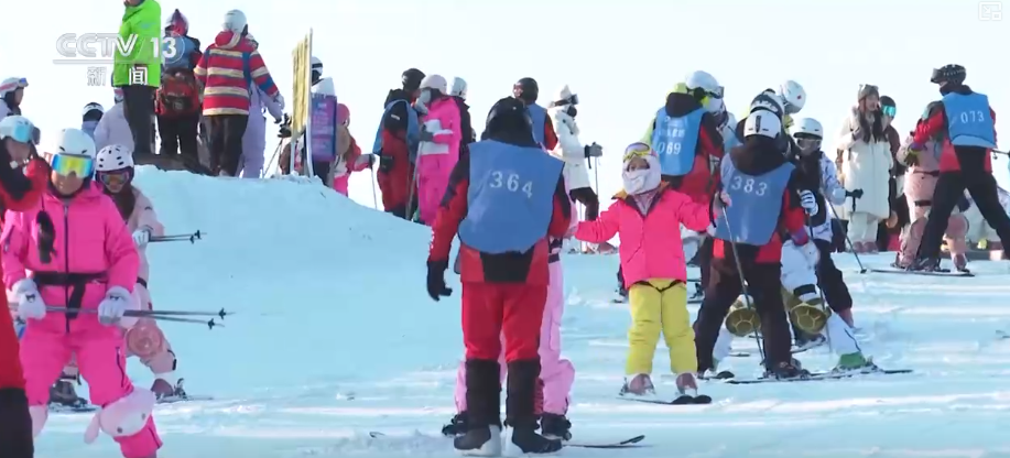 创新业态释放“冬雪夏凉”资源优势新活力 “高端赛事+大众活动”添彩花样冰雪