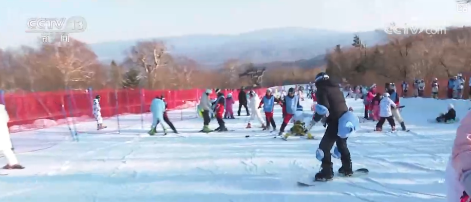 创新业态释放“冬雪夏凉”资源优势新活力 “高端赛事+大众活动”添彩花样冰雪