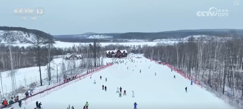 创新业态释放“冬雪夏凉”资源优势新活力 “高端赛事+大众活动”添彩花样冰雪