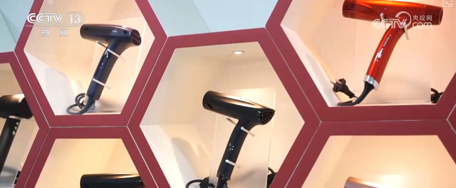 “爆款”“上头”!多维度观察 外贸凭借“硬核支撑”铺开全球贸易“网络”