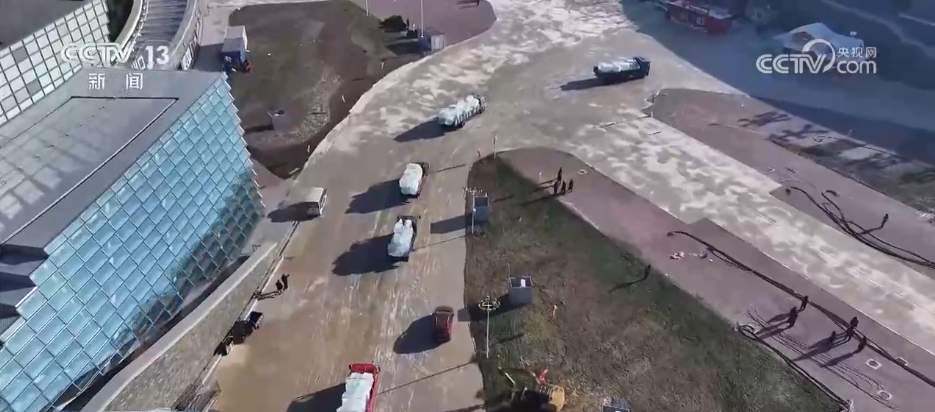 超级冰滑梯、森林火坑……解锁新体验！特色冰