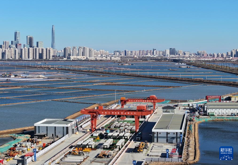 “千里海河高铁第一隧”顺利贯通