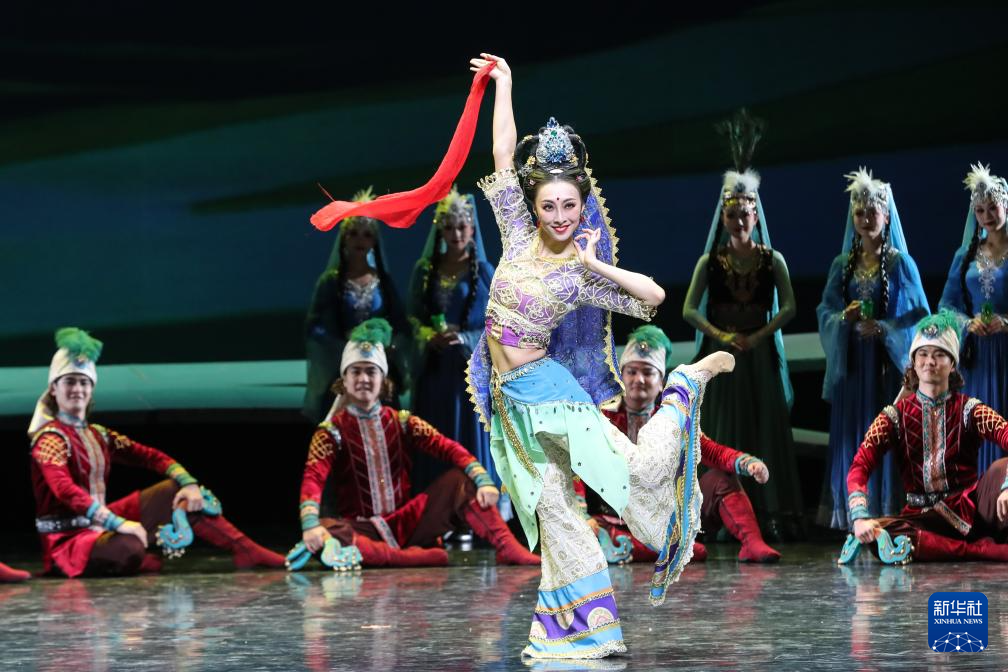 新版《丝路花雨》舞动金城兰州