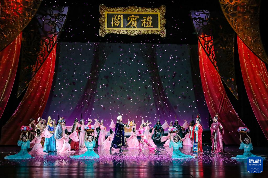 新版《丝路花雨》舞动金城兰州