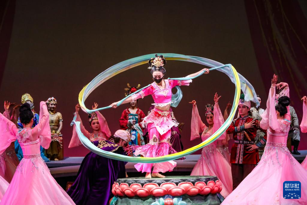 新版《丝路花雨》舞动金城兰州