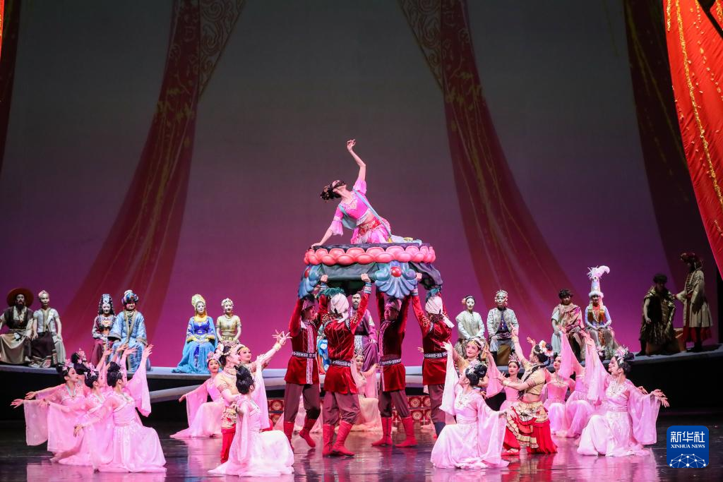 新版《丝路花雨》舞动金城兰州