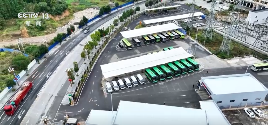 “公交带货”激发乡村物流活力 打通快递进村“最后一公里”