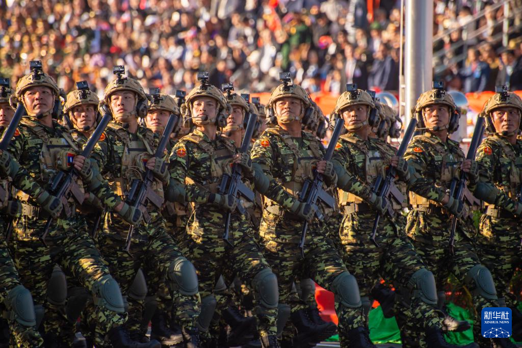 老挝举行国庆50周年庆祝活动