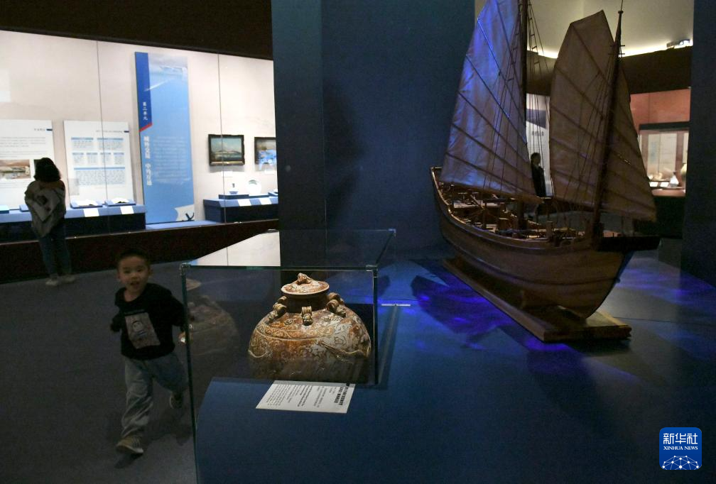 走进“互利天下”展 看广东外贸一千年